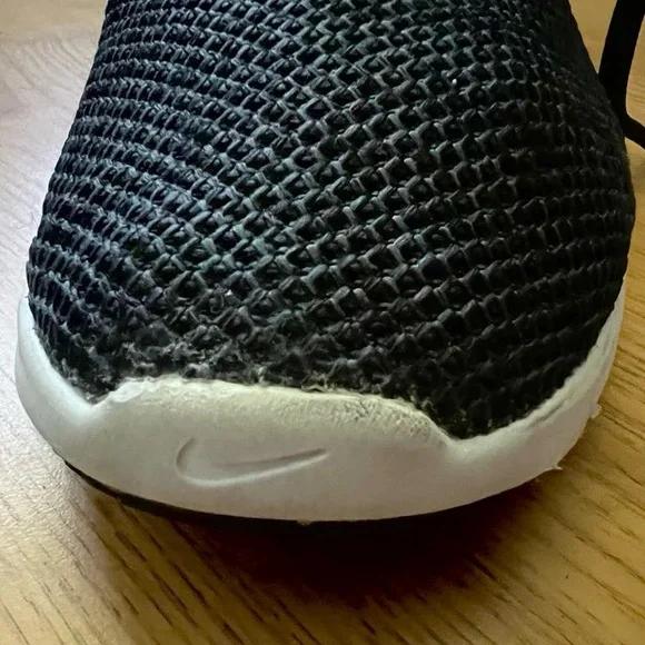 Nike Black Athletic Shoes with Breathable Mesh Design - Picture 3 of 9